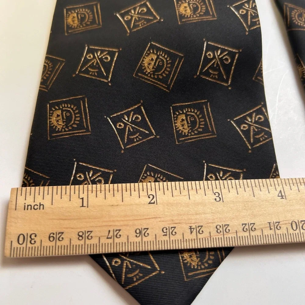Pablo Picasso Faces Solar Faces 1969‎ Tie Silk Hand Made Italy SPADEM 1995 Vtg